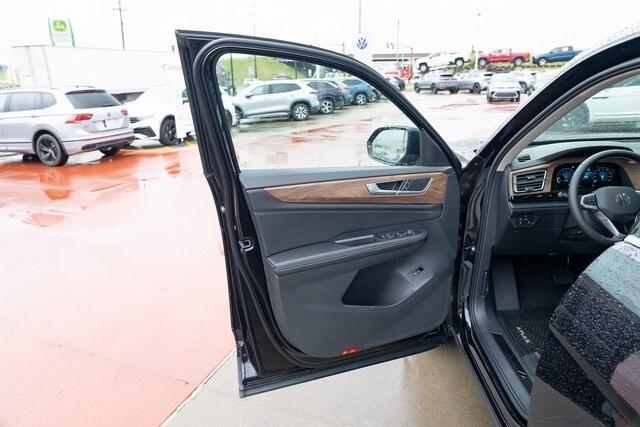 new 2026 Volkswagen Atlas car, priced at $43,236