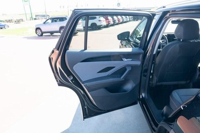 new 2025 Volkswagen Tiguan car, priced at $33,114