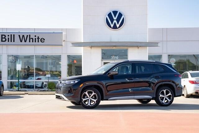 new 2025 Volkswagen Tiguan car, priced at $33,114