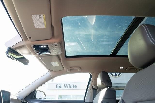 new 2025 Volkswagen Atlas car, priced at $49,072