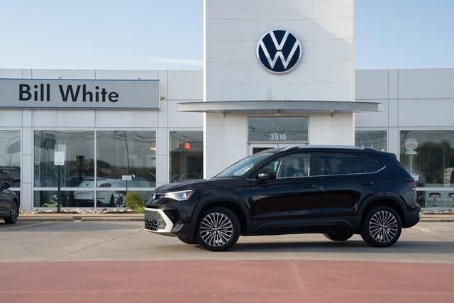 new 2025 Volkswagen Taos car, priced at $29,020