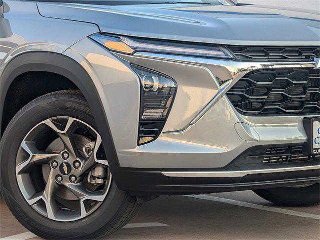 new 2025 Chevrolet Trax car, priced at $24,095