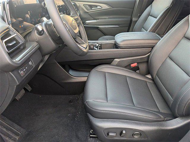 new 2025 Chevrolet Traverse car, priced at $50,650