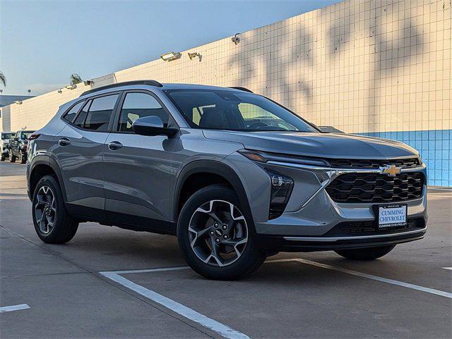new 2025 Chevrolet Trax car, priced at $26,015