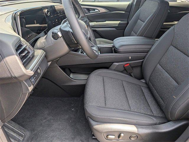 new 2025 Chevrolet Traverse car, priced at $43,015