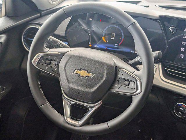 new 2025 Chevrolet Trax car, priced at $26,015