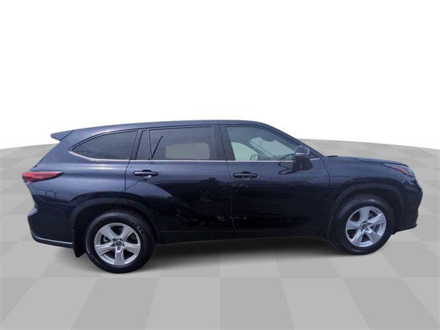 used 2022 Toyota Highlander car, priced at $29,687