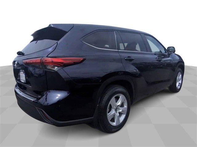 used 2022 Toyota Highlander car, priced at $29,687