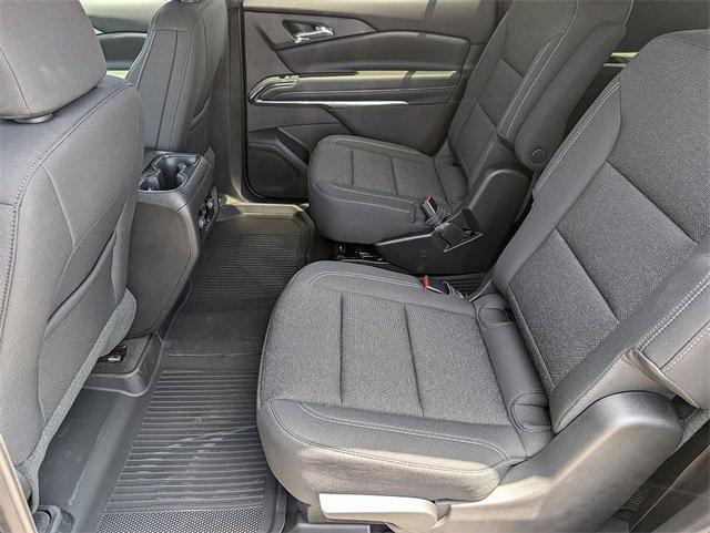 new 2025 Chevrolet Traverse car, priced at $43,630