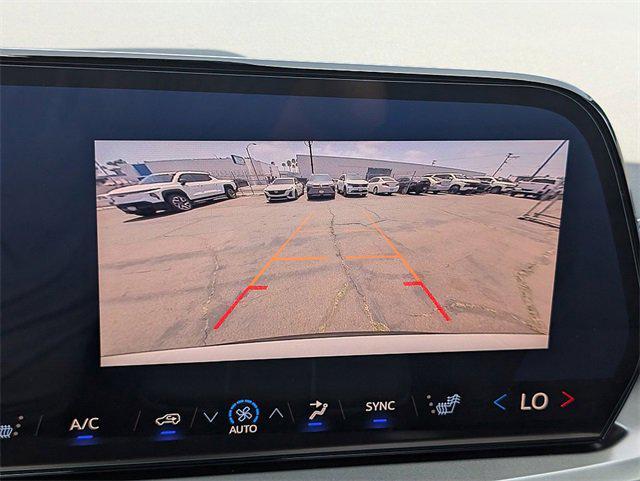 new 2025 Chevrolet Traverse car, priced at $42,890