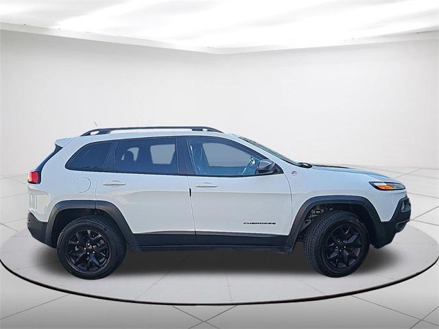 used 2015 Jeep Cherokee car, priced at $10,990