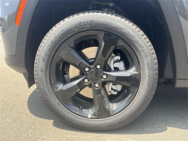 new 2025 Jeep Grand Cherokee L car, priced at $44,674