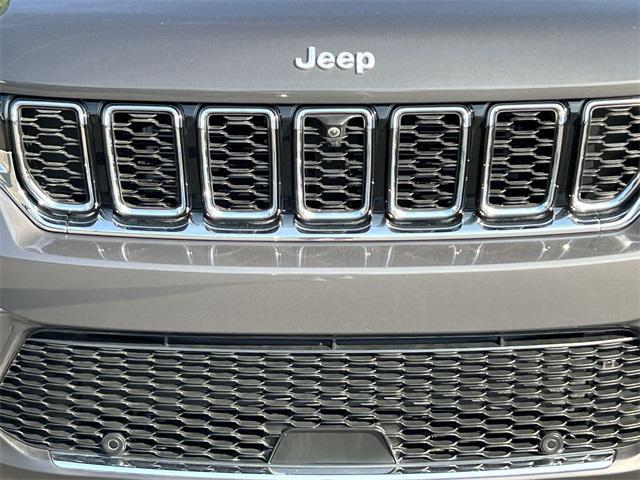 new 2025 Jeep Grand Cherokee car, priced at $44,855