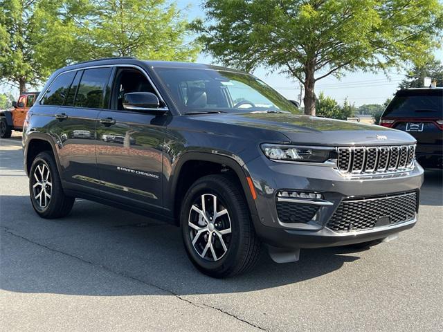 new 2025 Jeep Grand Cherokee car, priced at $44,855