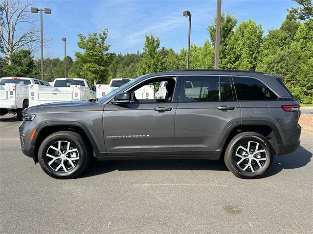new 2025 Jeep Grand Cherokee car, priced at $44,855
