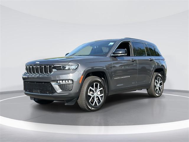 new 2025 Jeep Grand Cherokee car, priced at $40,743
