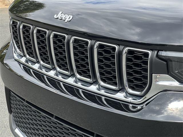 new 2025 Jeep Grand Cherokee car, priced at $35,920