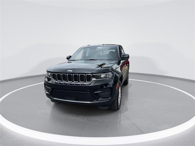 new 2025 Jeep Grand Cherokee car, priced at $35,920