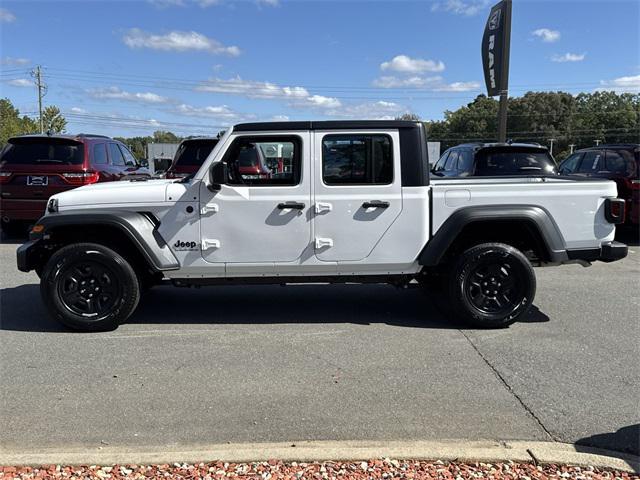 new 2025 Jeep Gladiator car, priced at $32,960
