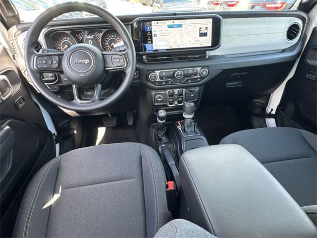 new 2025 Jeep Gladiator car, priced at $32,960