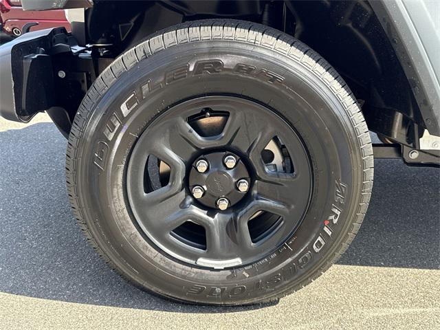 new 2025 Jeep Gladiator car, priced at $32,960
