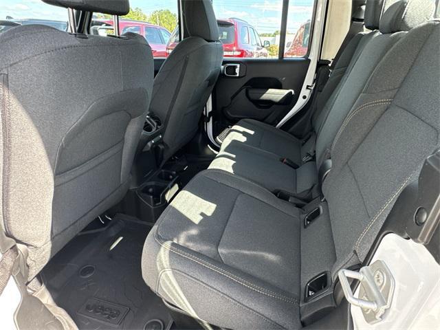 new 2025 Jeep Gladiator car, priced at $32,960