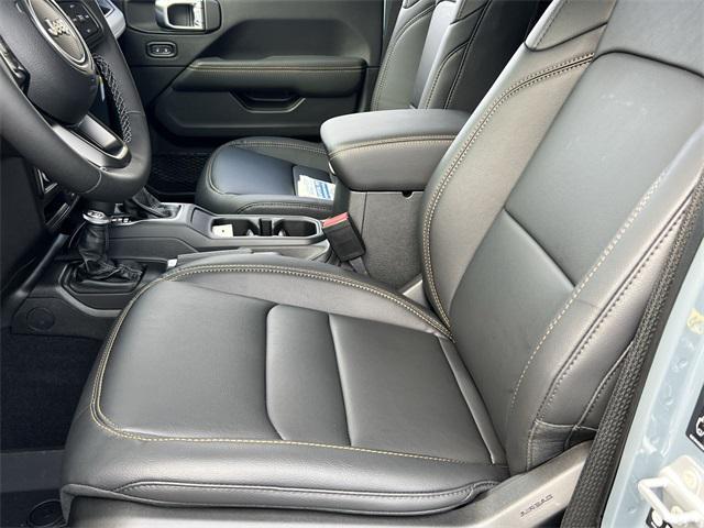 new 2025 Jeep Gladiator car, priced at $43,471