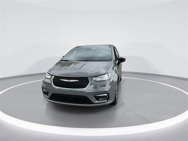 new 2025 Chrysler Pacifica car, priced at $36,997