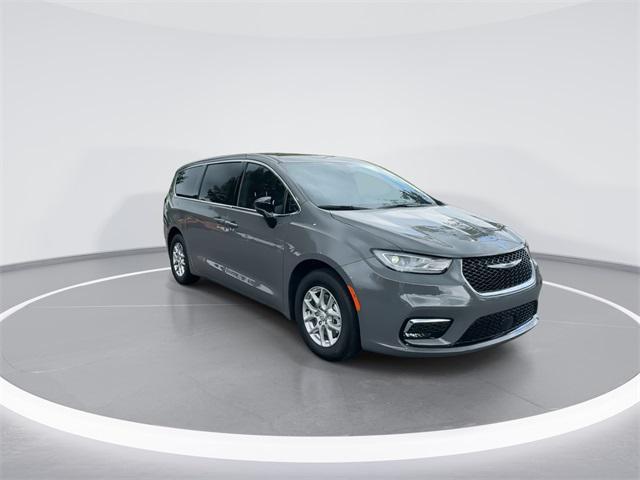 new 2025 Chrysler Pacifica car, priced at $36,997