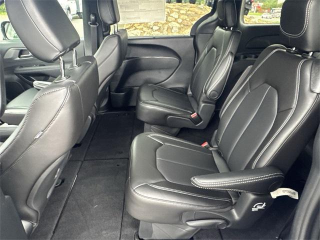 new 2025 Chrysler Pacifica car, priced at $36,997