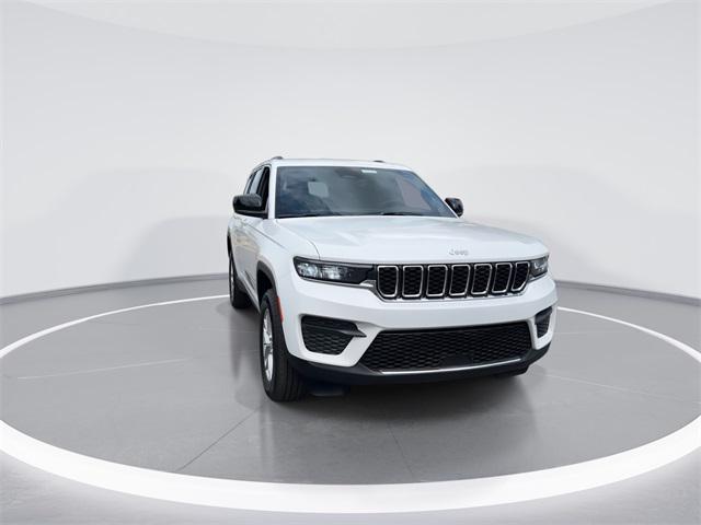 new 2025 Jeep Grand Cherokee car, priced at $33,325