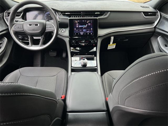 new 2025 Jeep Grand Cherokee car, priced at $33,325