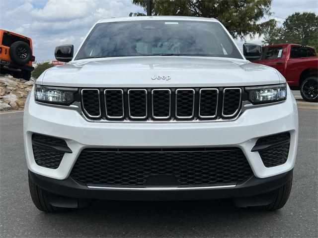 new 2025 Jeep Grand Cherokee car, priced at $33,325
