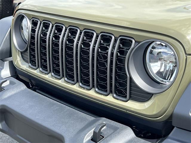 new 2025 Jeep Wrangler car, priced at $43,095