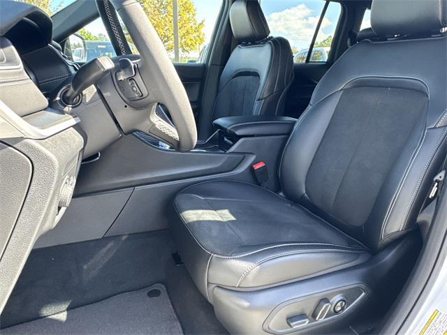 new 2025 Jeep Grand Cherokee car, priced at $40,760