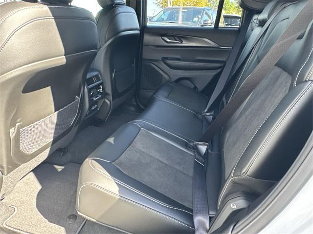 new 2025 Jeep Grand Cherokee car, priced at $40,760