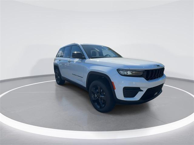 new 2025 Jeep Grand Cherokee car, priced at $40,760