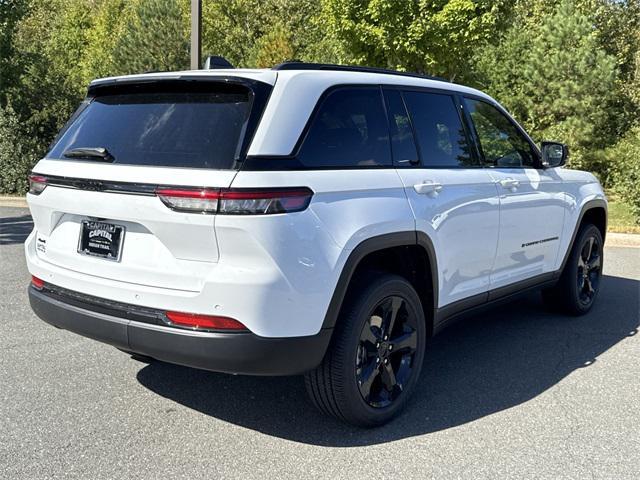 new 2025 Jeep Grand Cherokee car, priced at $40,760