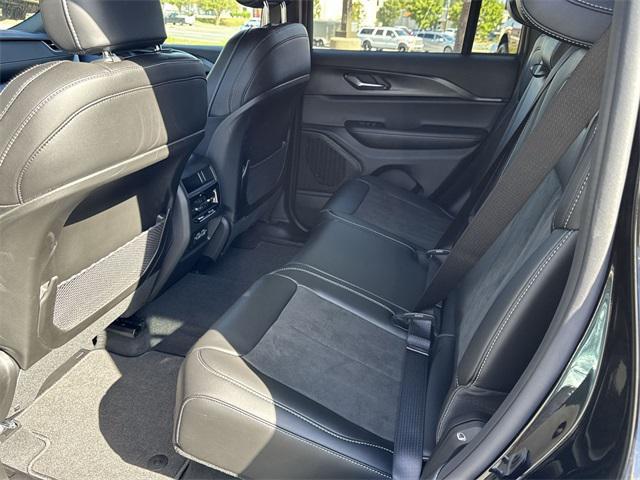 new 2025 Jeep Grand Cherokee car, priced at $40,125