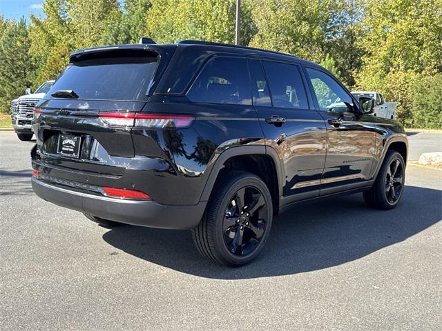 new 2025 Jeep Grand Cherokee car, priced at $40,125