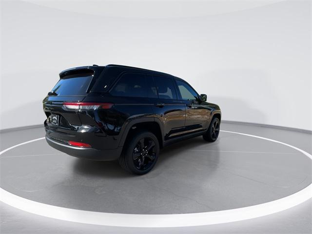 new 2025 Jeep Grand Cherokee car, priced at $40,125