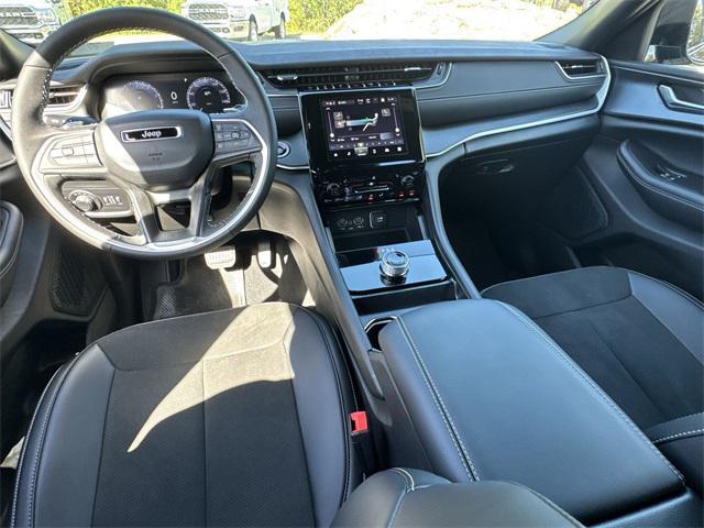 new 2025 Jeep Grand Cherokee car, priced at $40,125