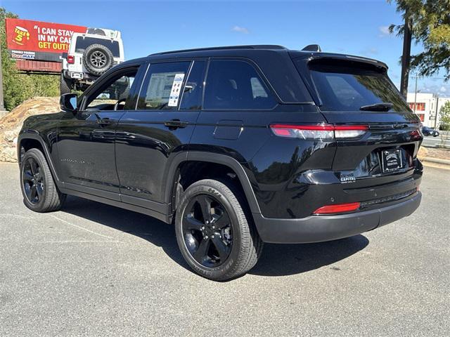 new 2025 Jeep Grand Cherokee car, priced at $40,125
