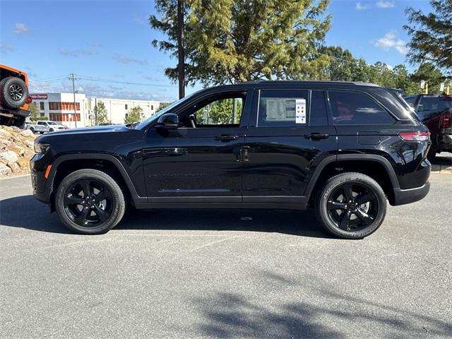 new 2025 Jeep Grand Cherokee car, priced at $40,125