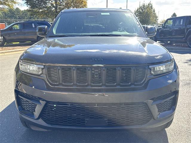 new 2025 Jeep Grand Cherokee car, priced at $40,125