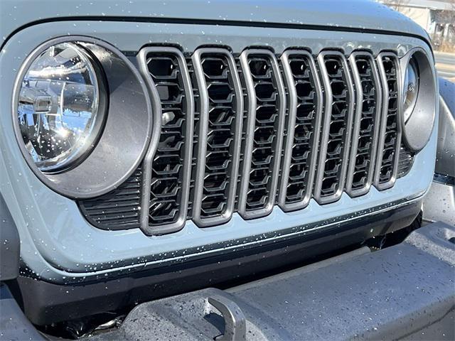 new 2025 Jeep Wrangler car, priced at $47,473