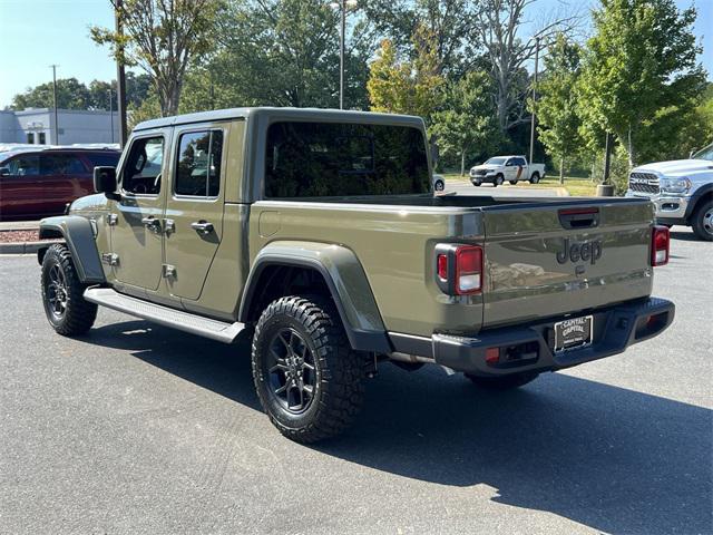 new 2025 Jeep Gladiator car, priced at $42,352