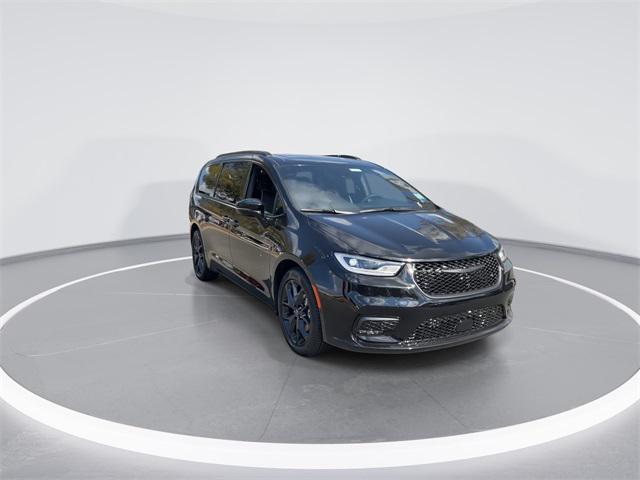 new 2026 Chrysler Pacifica car, priced at $46,044