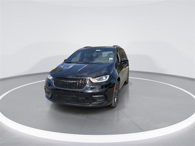 new 2026 Chrysler Pacifica car, priced at $46,044