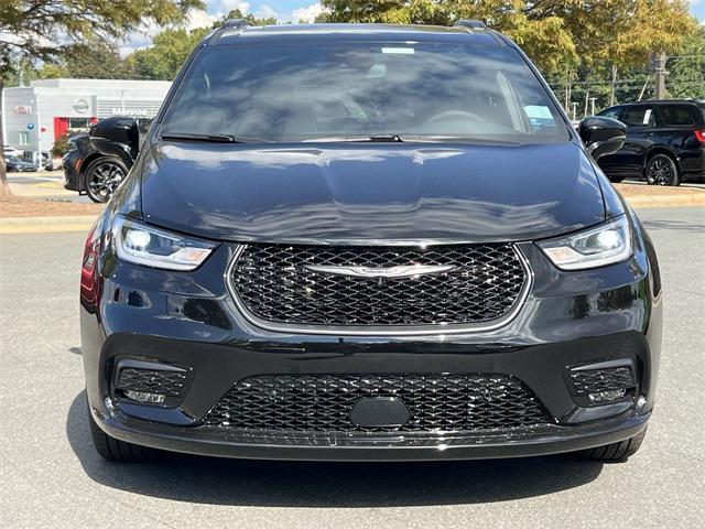 new 2026 Chrysler Pacifica car, priced at $46,044